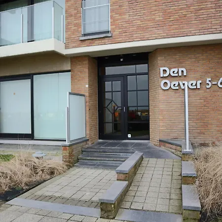 Den Oever Vi 0702 Directly On The *