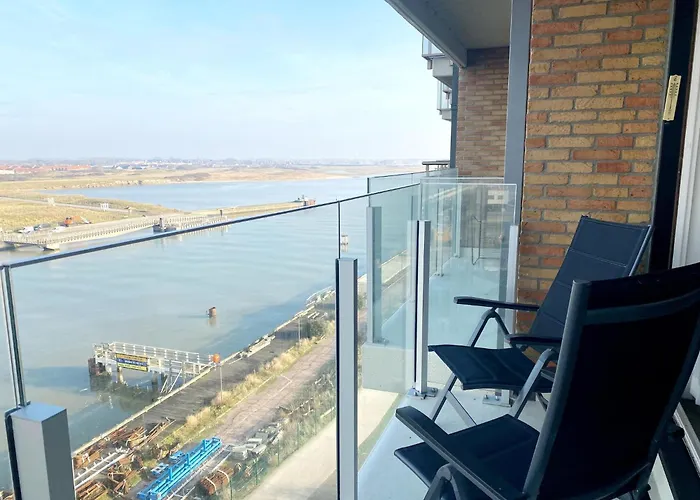 In With Stunning Sea Views Апартаменты *